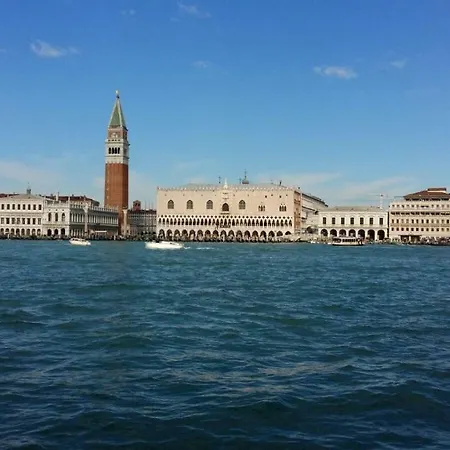 High Hopes Apartmán